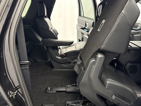 Used 2025 Ford Expedition Max Platinum w/ Stealth Performance Package AWD/4WD image 36