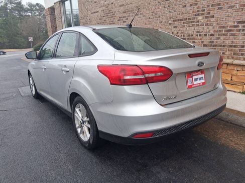 Used 2017 Ford Focus SE image 4