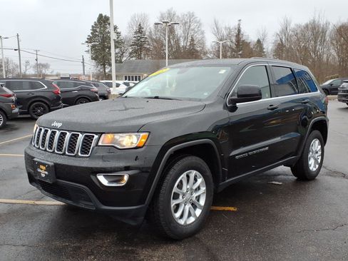 Used 2022 Jeep Grand Cherokee Laredo X image 3