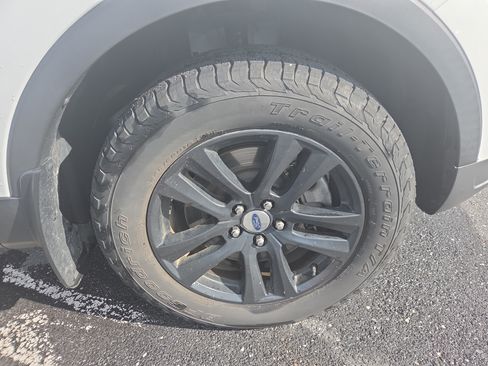 Used 2019 Ford Explorer XLT AWD/4WD image 24