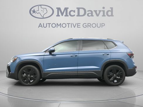 Used 2025 Volkswagen Taos SE w/ Black Wheel Package FWD image 27