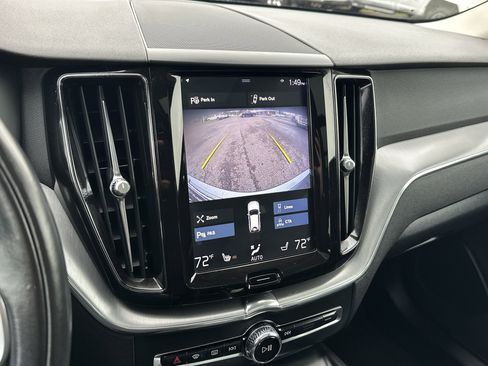 Used 2018 Volvo XC60 T5 Momentum w/ Vision Package image 23