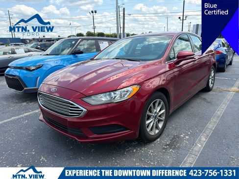 Used 2017 Ford Fusion SE w/ Fusion SE Technology Package FWD image 1