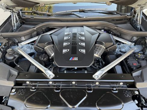 Used 2026 BMW X5 M60i image 11
