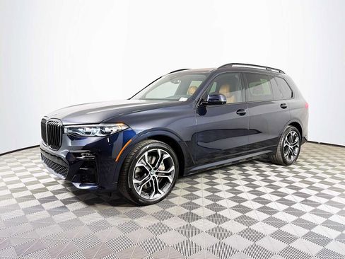 Used 2022 BMW X7 xDrive40i w/ M Sport Package AWD/4WD image 1