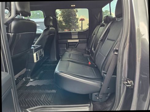 Used 2017 Ford F150 Lariat w/ Equipment Group 502A Luxury AWD/4WD image 31