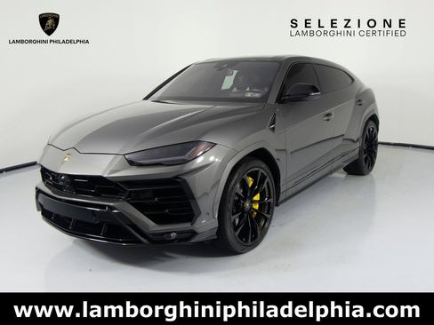 Used 2022 Lamborghini Urus AWD/4WD image 1