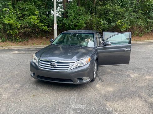 Used 2011 Toyota Avalon Limited FWD image 50