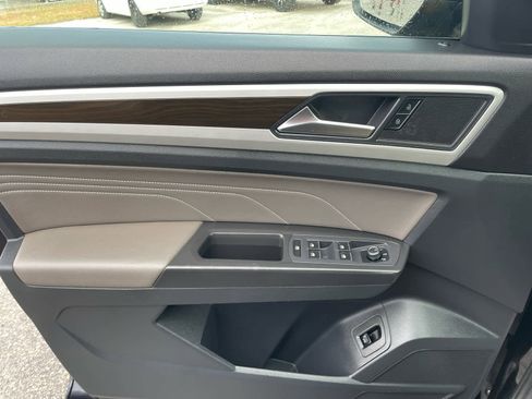 Used 2022 Volkswagen Atlas SE image 34