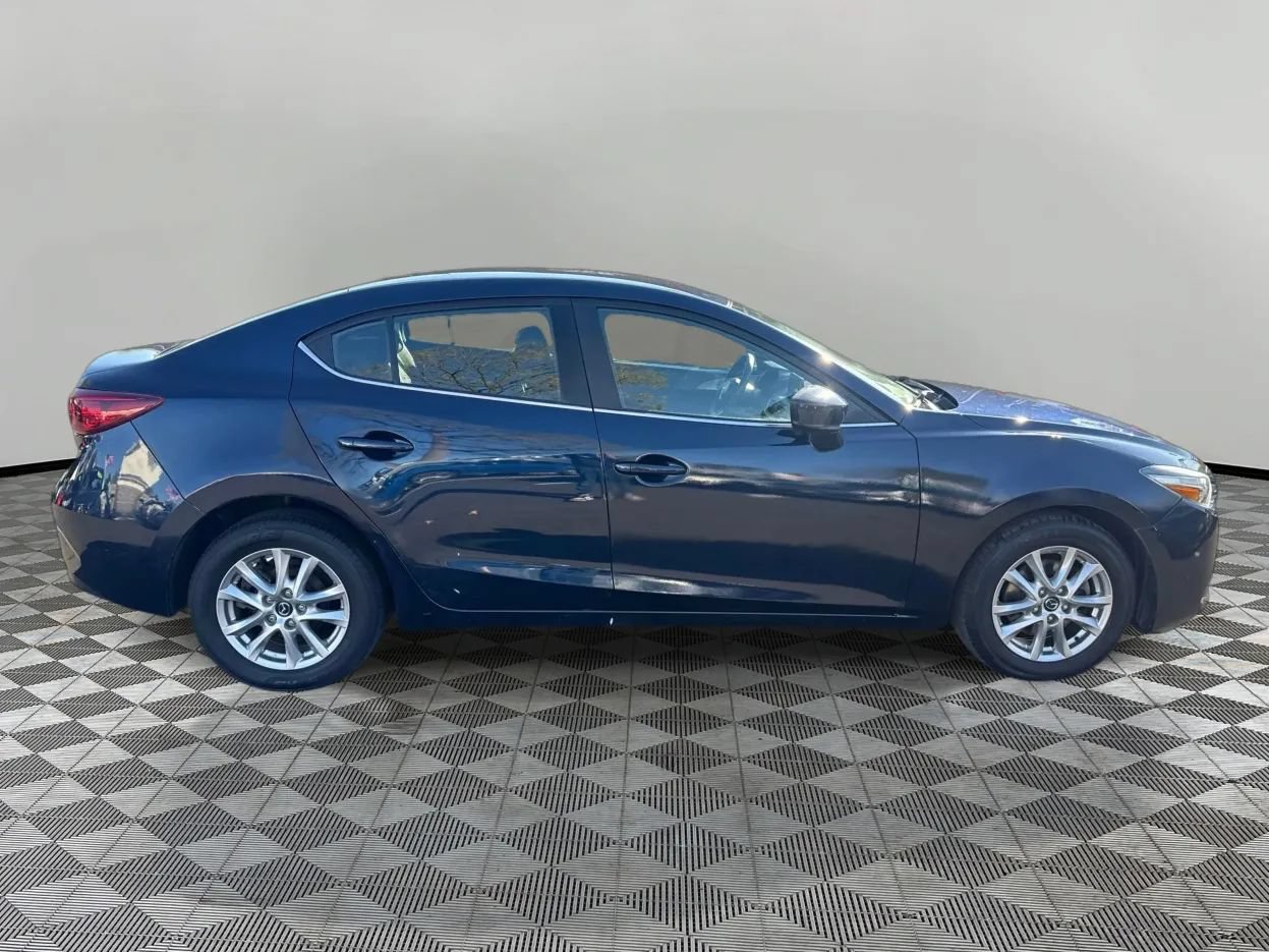 Used 2018 MAZDA MAZDA3 Sport w/ Preferred Equipment Package FWD image 4