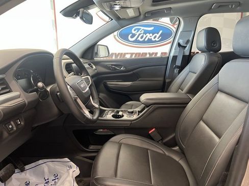 Used 2023 GMC Acadia SLT image 12