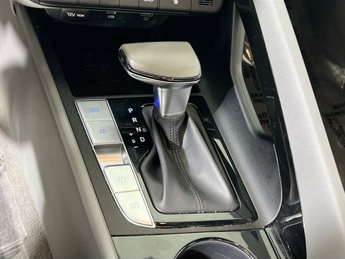 Used 2023 Hyundai Elantra SEL w/ Convenience Package FWD image 17