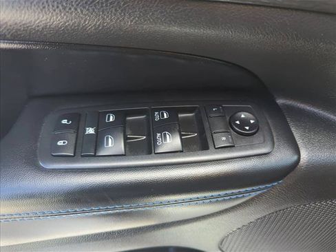 Used 2018 Jeep Grand Cherokee Laredo AWD/4WD image 25