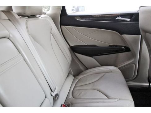 Used 2019 Lincoln MKC Reserve w/ MKC Technology Package FWD image 10