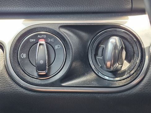Used 2024 Porsche 718 Boxster RWD image 22