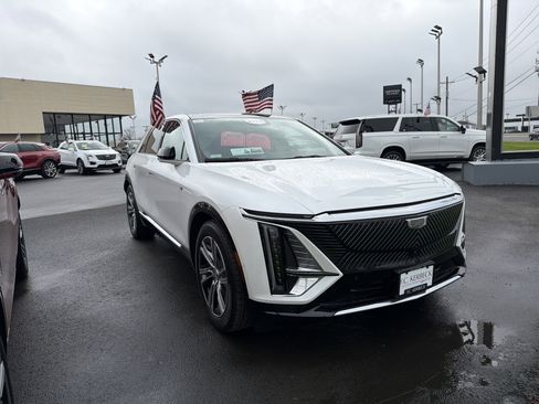 Used 2024 Cadillac Lyriq Luxury image 4