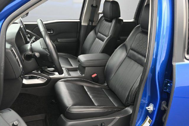 Used 2024 Nissan Frontier SL w/ Technology Package AWD/4WD image 10