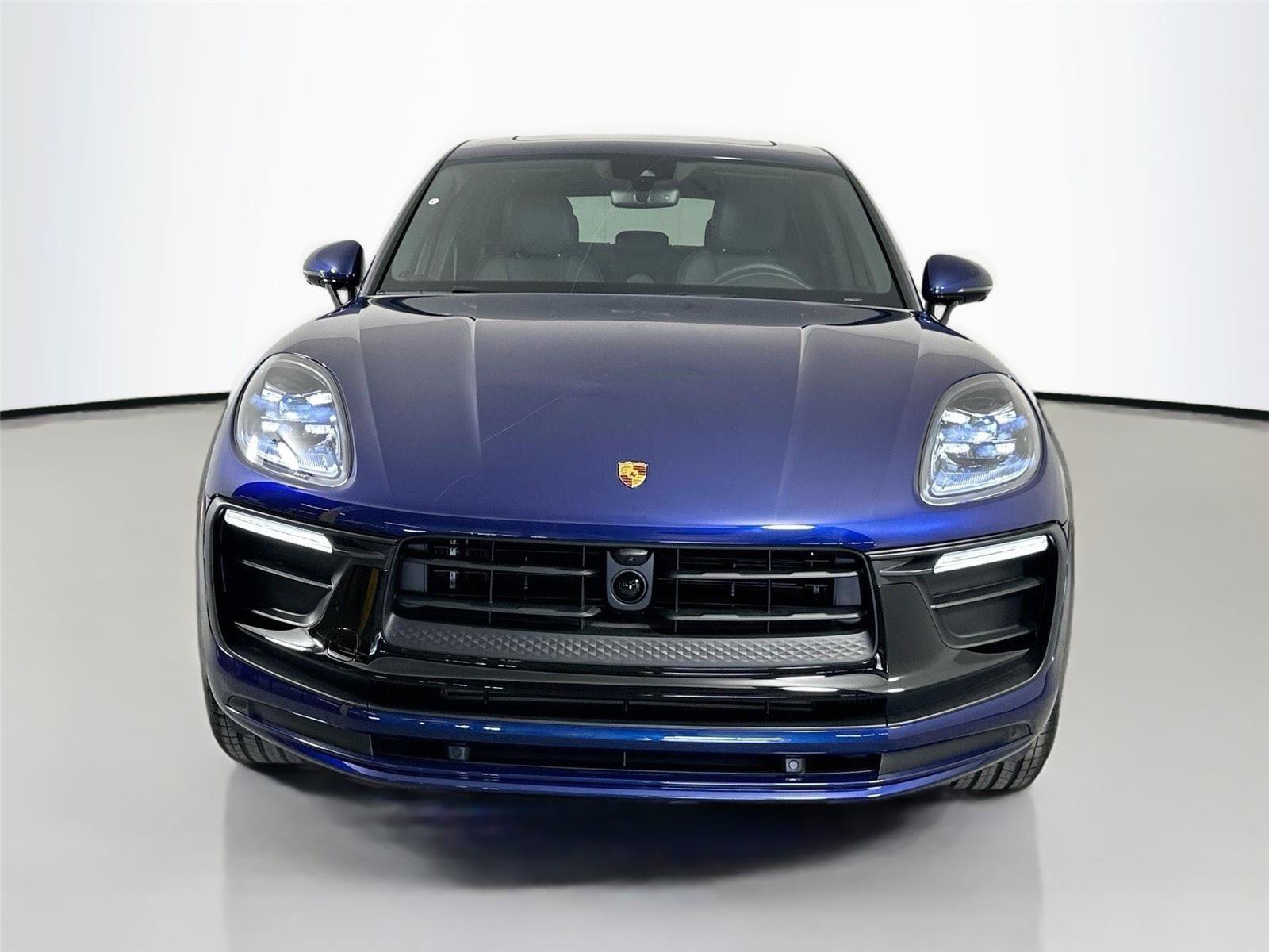 Certified 2026 Porsche Macan AWD/4WD image 10