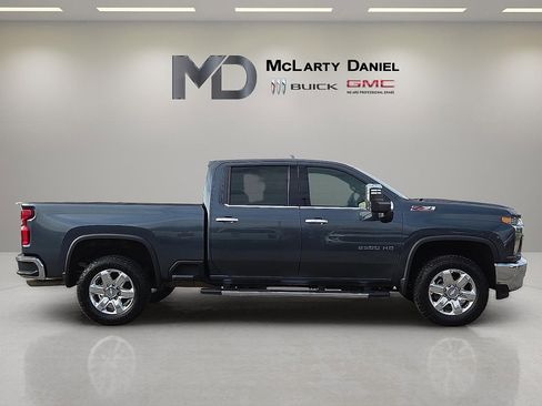 Used 2020 Chevrolet Silverado 2500 LTZ w/ LTZ Plus Package image 6