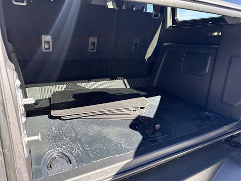 Used 2023 Ford Bronco Badlands image 18