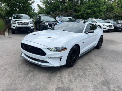 Used 2022 Ford Mustang GT Premium w/ Black Accent Package RWD image 4