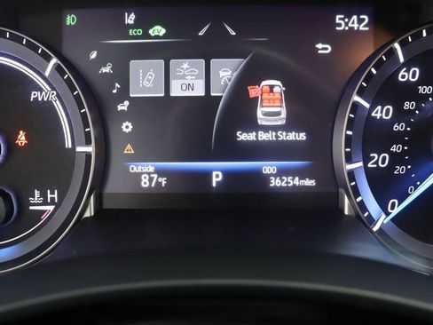 Used 2022 Toyota Highlander XLE AWD/4WD image 19