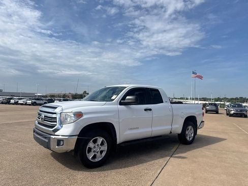 Used 2017 Toyota Tundra SR5 w/ SR5 Upgrade Package RWD image 9
