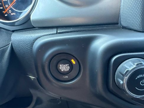 Used 2021 Jeep Gladiator Sport AWD/4WD image 21