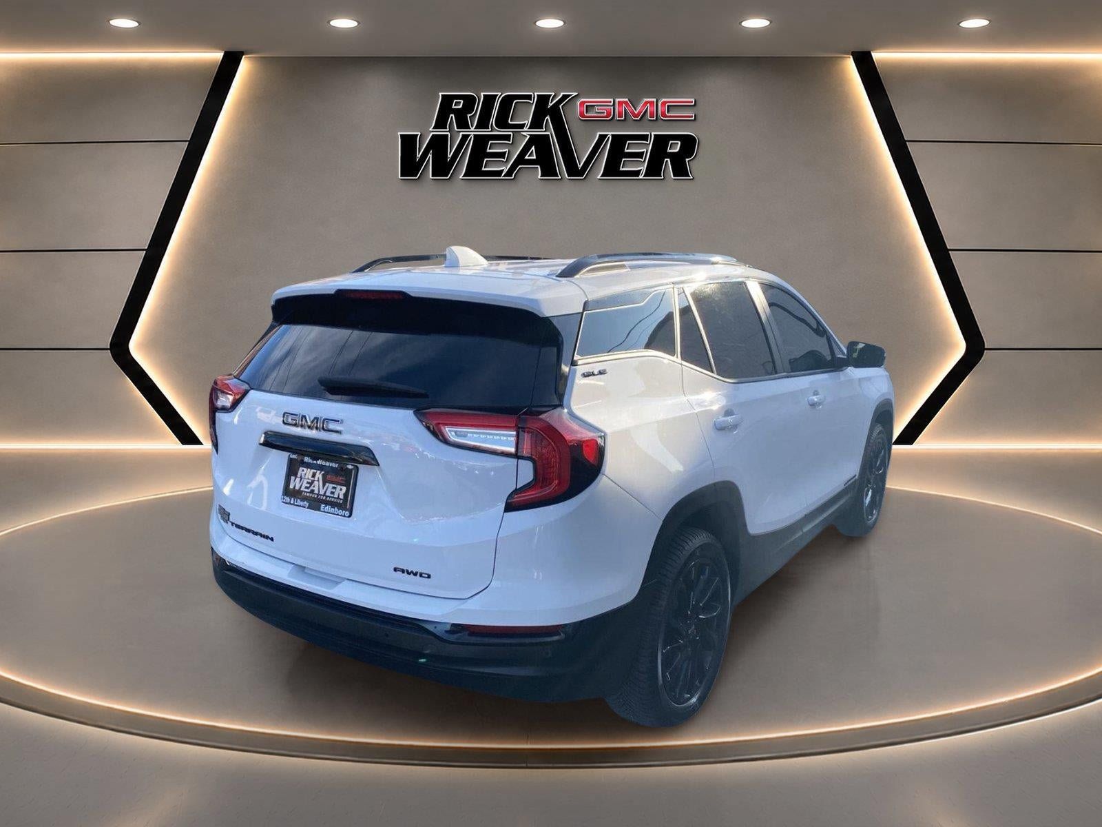 Used 2024 GMC Terrain SLE w/ Driver Convenience Package AWD/4WD image 6