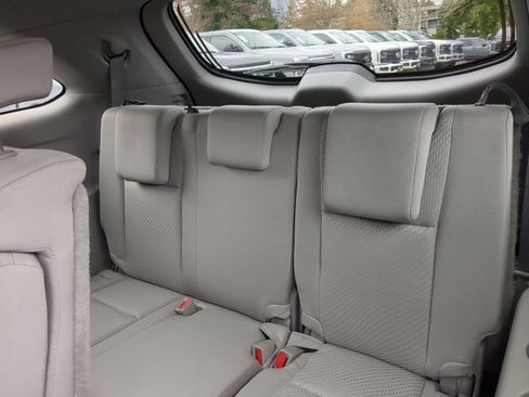 Used 2019 Toyota Highlander LE image 22