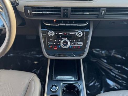 Used 2020 Lincoln Corsair Standard image 17