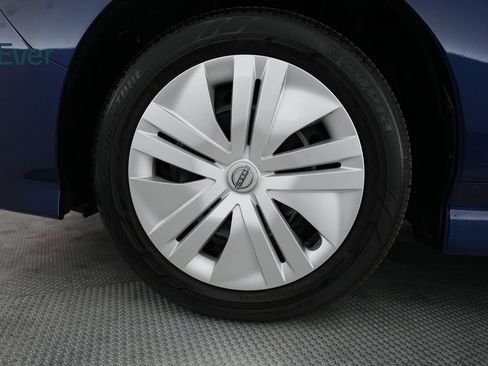 Used 2025 Nissan Leaf S FWD image 19