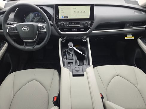 New 2026 Toyota Grand Highlander AWD Hybrid image 21