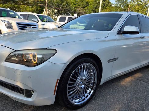 Used 2011 BMW 750Li xDrive AWD/4WD image 7