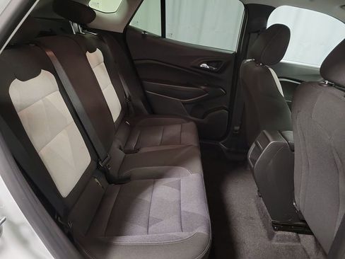 Used 2025 Chevrolet Trax LS w/ LS Convenience Package image 24