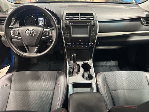 Used 2017 Toyota Camry SE image 18