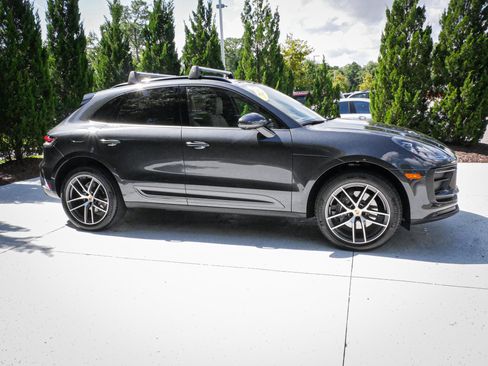 Used 2025 Porsche Macan AWD/4WD image 11