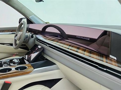 Used 2025 Cadillac Escalade ESV Premium Luxury Platinum image 20