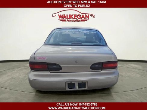 Used 1996 Geo Prizm LSi image 5