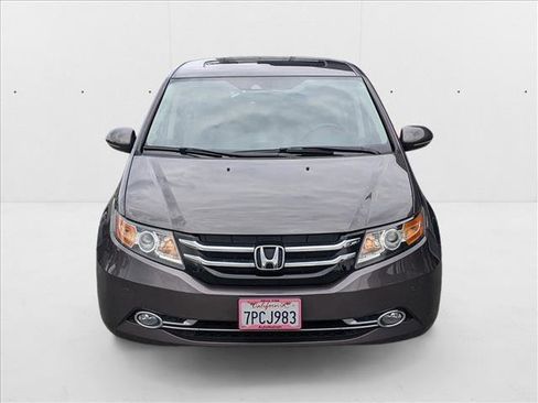 Used 2016 Honda Odyssey Touring Elite image 2