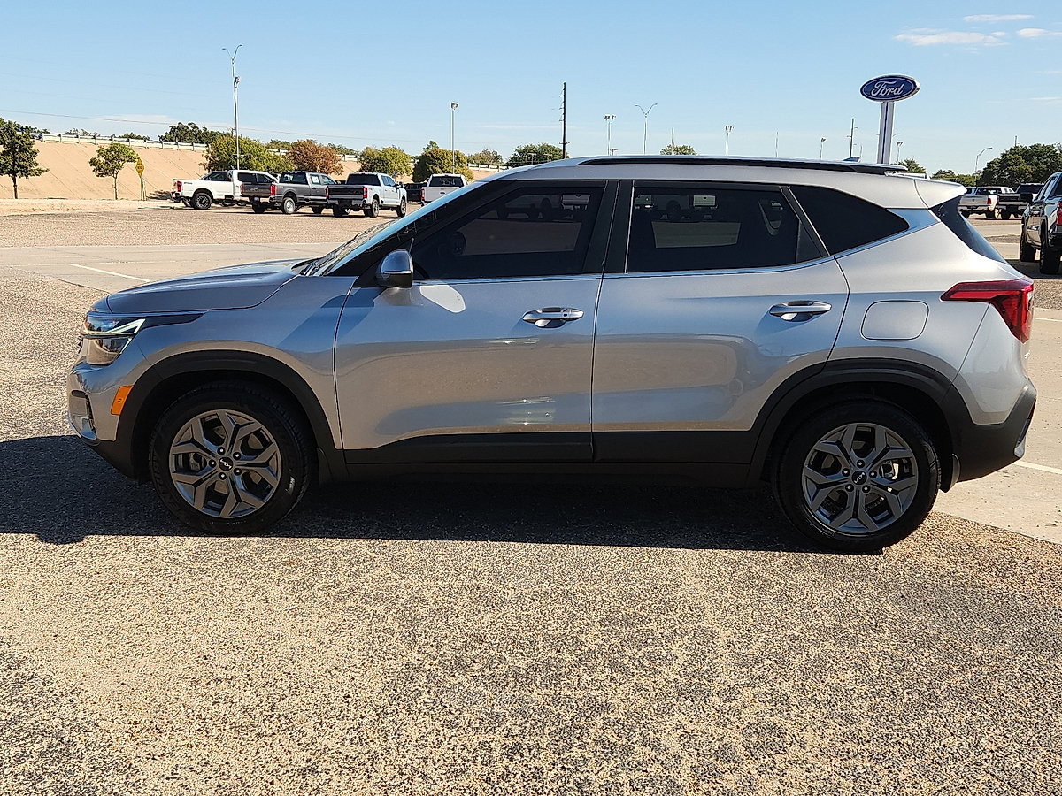 Used 2024 Kia Seltos S AWD/4WD image 2