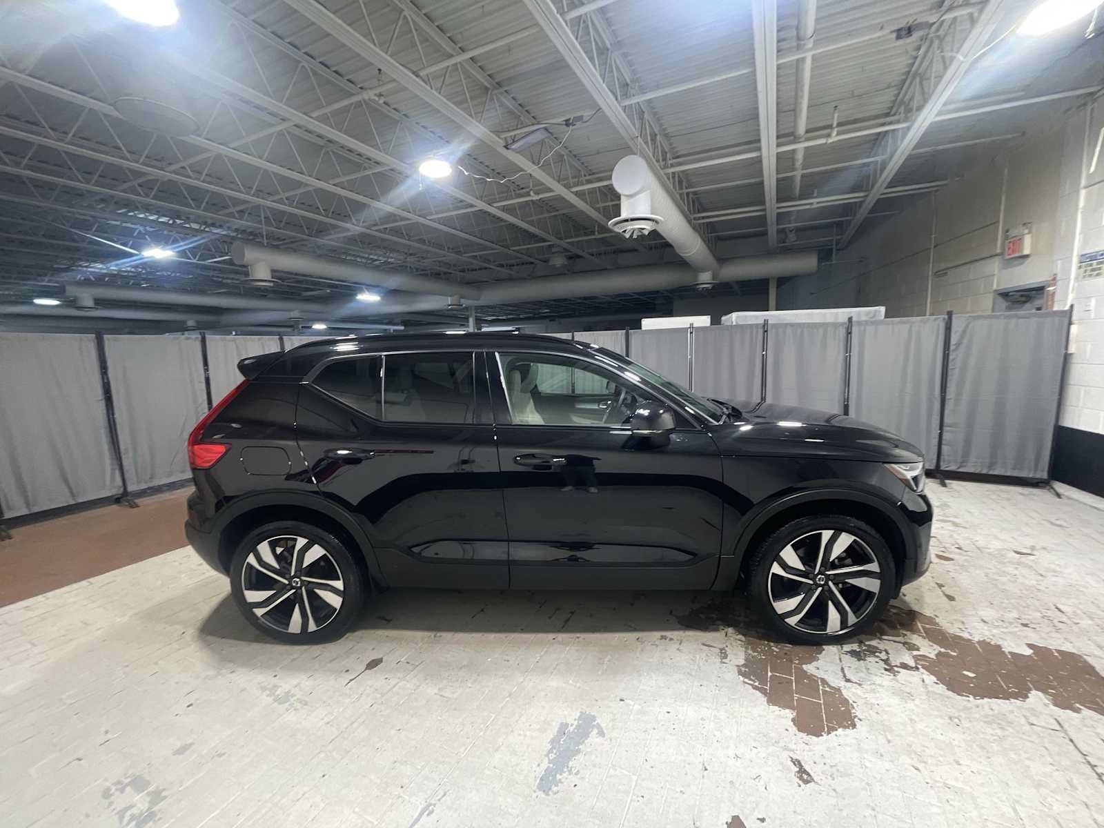 Used 2024 Volvo XC40 B5 Plus w/ Climate Package AWD/4WD image 27