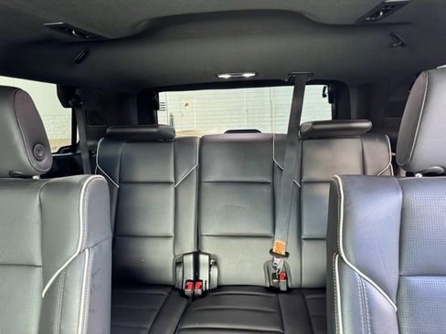 Used 2023 Cadillac Escalade Premium Luxury image 10