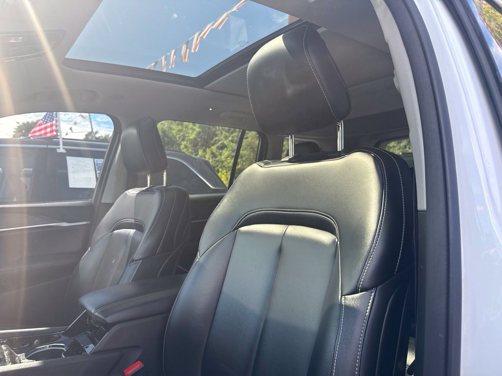 Used 2023 Jeep Grand Cherokee 4WD 4xe image 6