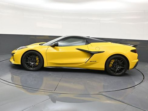 Used 2026 Chevrolet Corvette Z06 RWD image 2