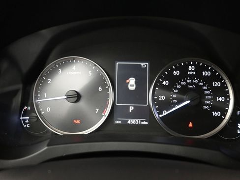 Used 2024 Lexus IS 350 F Sport image 11