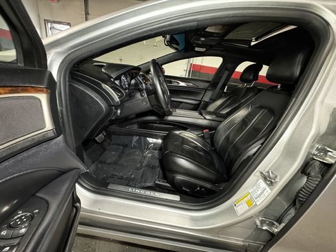 Used 2018 Lincoln MKZ Select w/ Select Plus Package AWD/4WD image 11