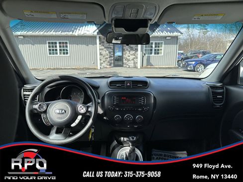Used 2015 Kia Soul + image 10