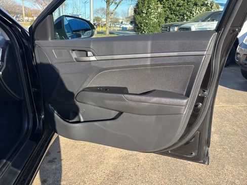 Used 2018 Hyundai Elantra SEL image 15