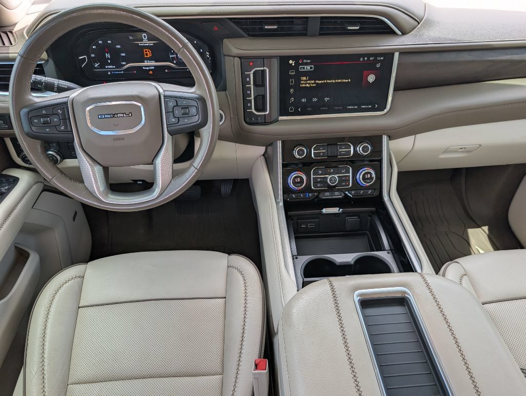 Used 2022 GMC Yukon Denali w/ Denali Premium Package AWD/4WD image 7